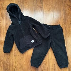 OshKosh B’gosh Sherpa Hoodie & Jogger Set - Black 3T Toddler Boys - Cozy & Warm